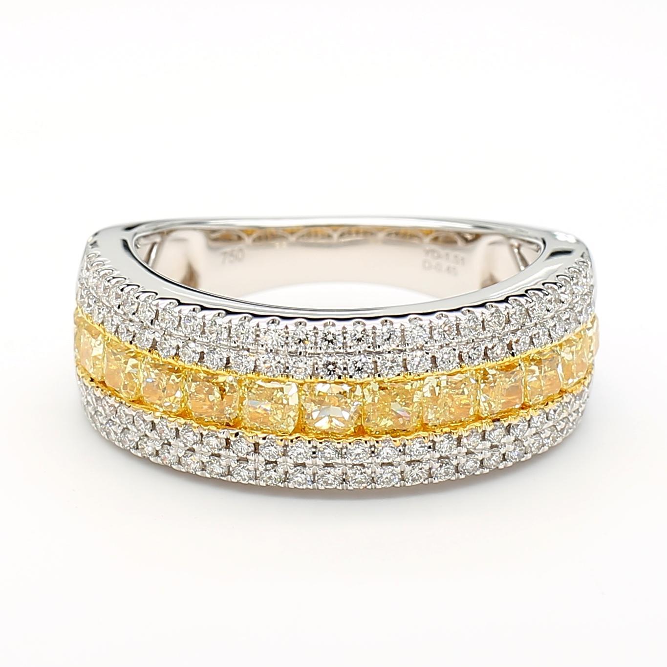 Natural Yellow Cushion Diamond 1.95 Carat TW Gold Cocktail Ring (Zeitgenössisch) im Angebot