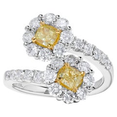 Anello da cocktail in oro giallo Nature con diamante a cuscino da 2.00 carati TW
