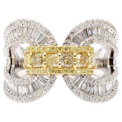 Natürlicher gelber Diamant im Kissenschliff 2.11 Karat TW Gold Cocktail-Ring
