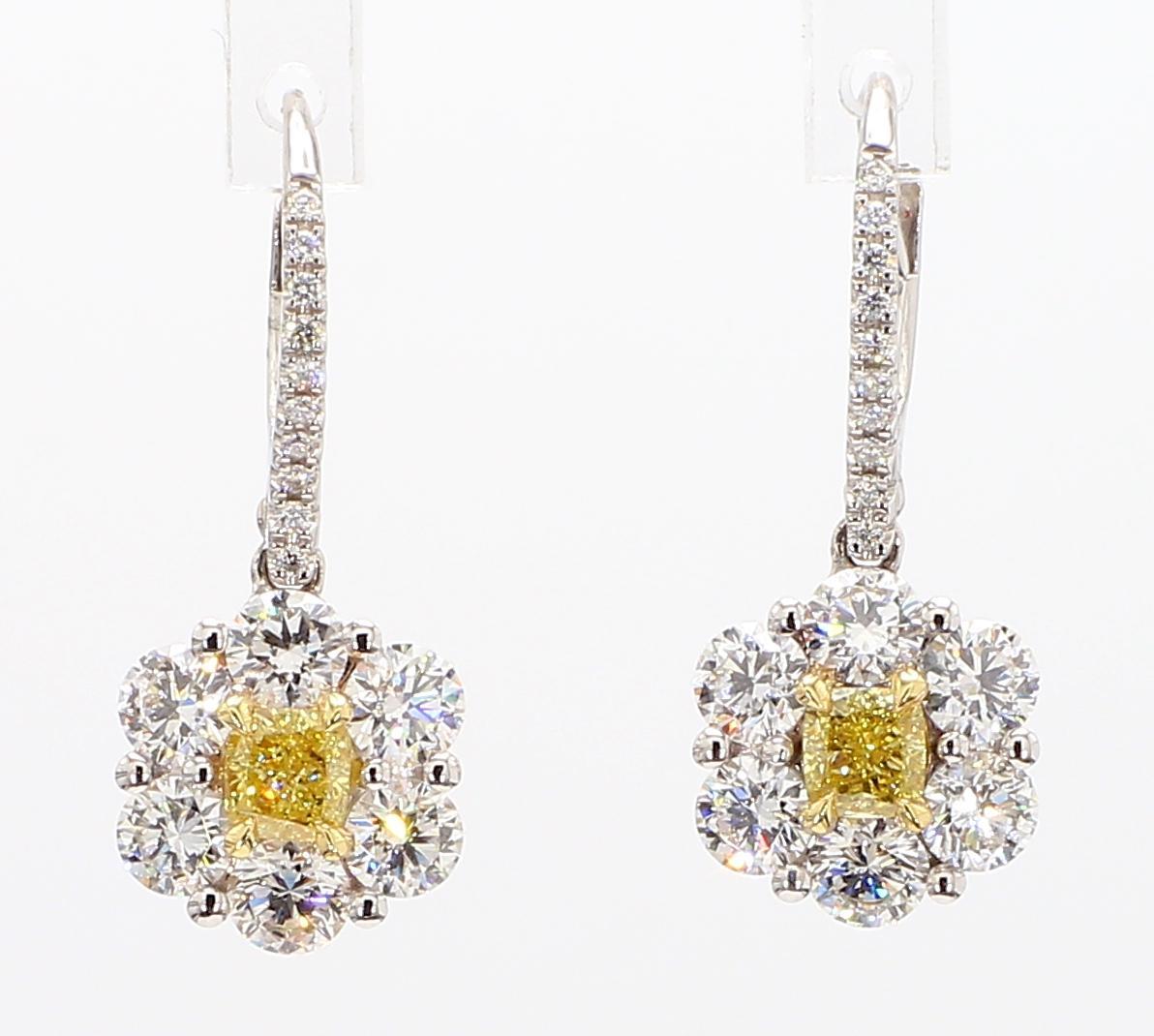 Contemporain Pendants d'oreilles en or jaune naturel taille coussin de 2.30 carat poids total en vente