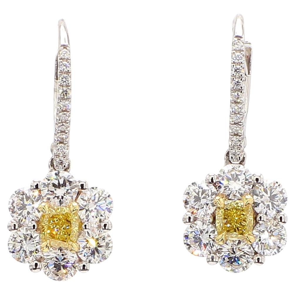 Pendientes de gota de oro amarillo natural con diamante en cojín de 2.30 quilates TW