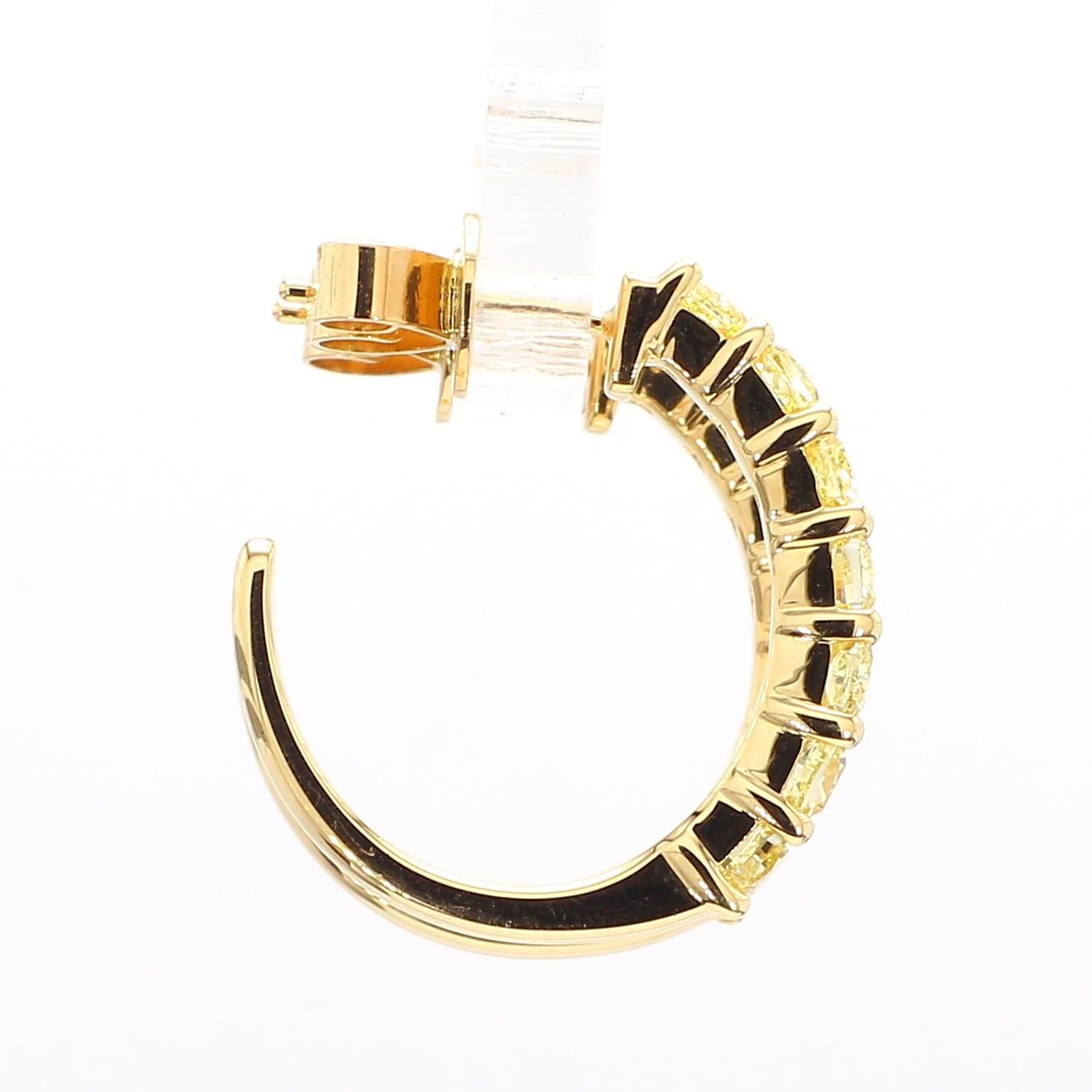 Contemporain Boucles d'oreilles pendantes en or jaune avec diamant coussin naturel de 2,56 carats TW en vente