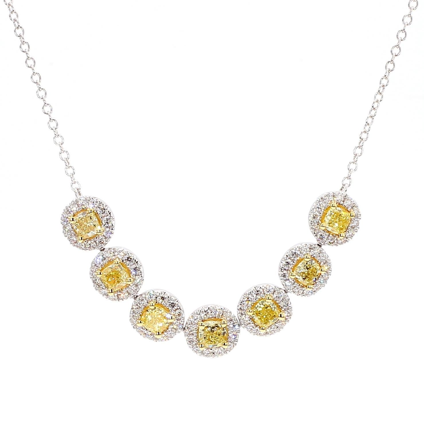 Contemporain Collier goutte en or jaune naturel taille coussin de 2.81 carat poids total en vente