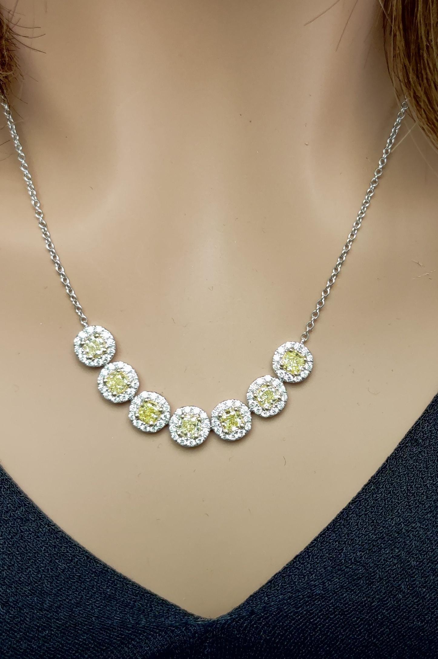 Collier goutte en or jaune naturel taille coussin de 2.81 carat poids total Neuf - En vente à New York, NY