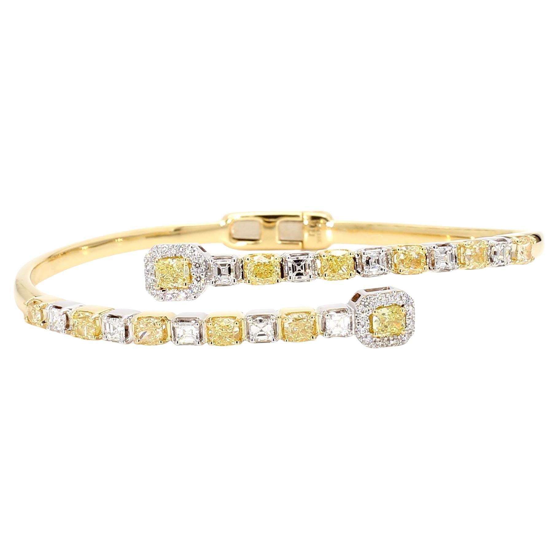 Bracciale in oro giallo Nature con diamante a cuscino da 3,52 carati TW in vendita