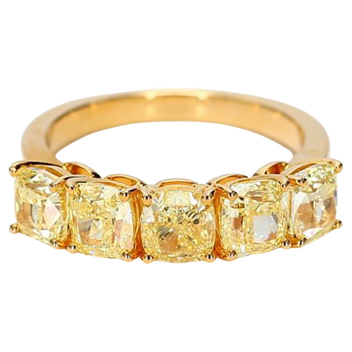 Natürlicher gelber Diamant im Kissenschliff 3.76 Karat TW Gelbgold Ehering
