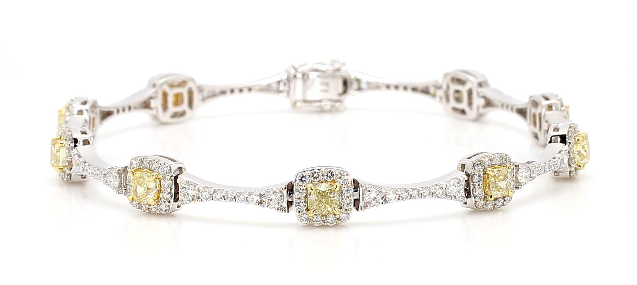 Contemporain Bracelet tennis en or jaune naturel avec diamants taille coussin de 5.26 carats poids total en vente