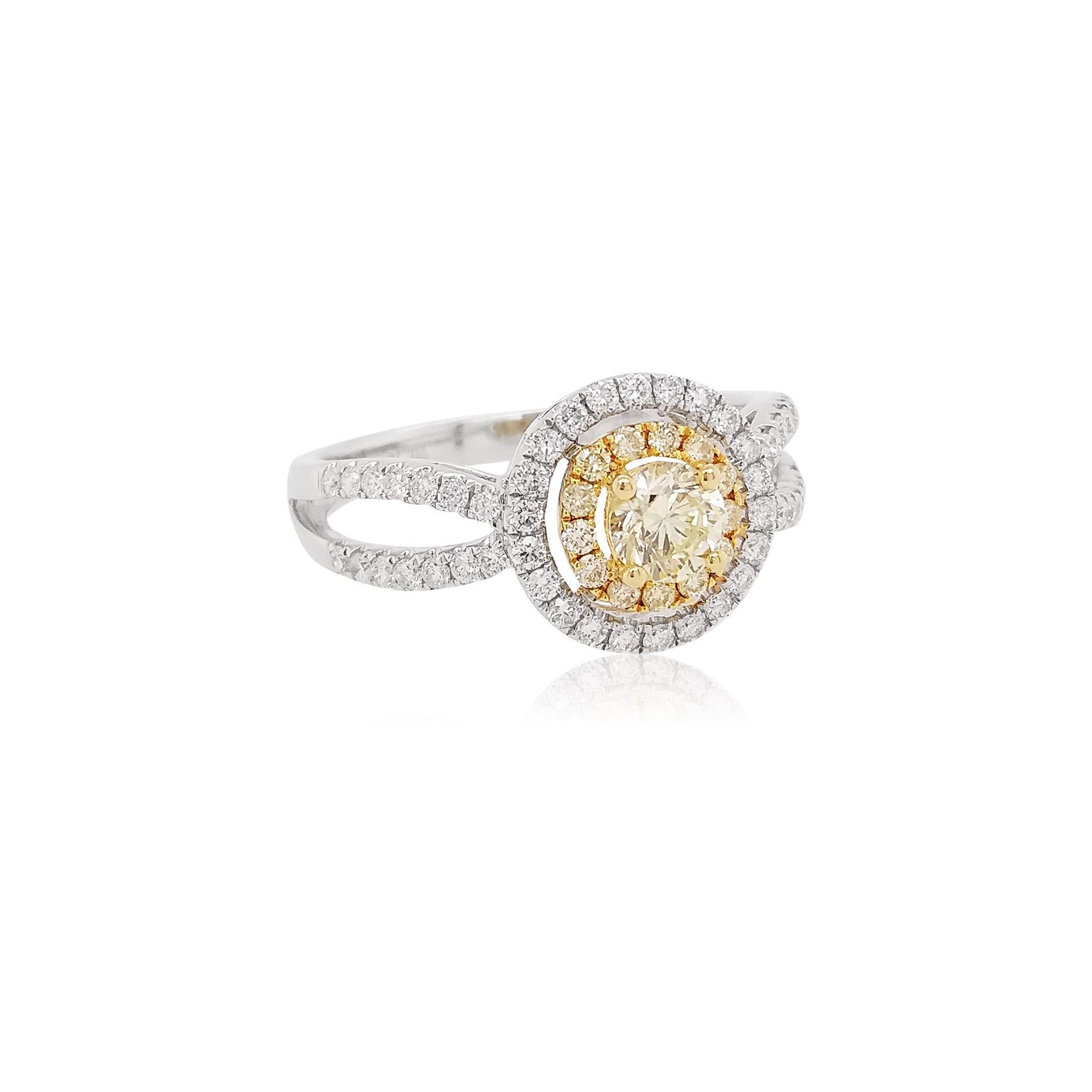 Natural Yellow Diamond White Diamond 18 Karat Gold Engagement Ring In New Condition In Hong Kong, HK