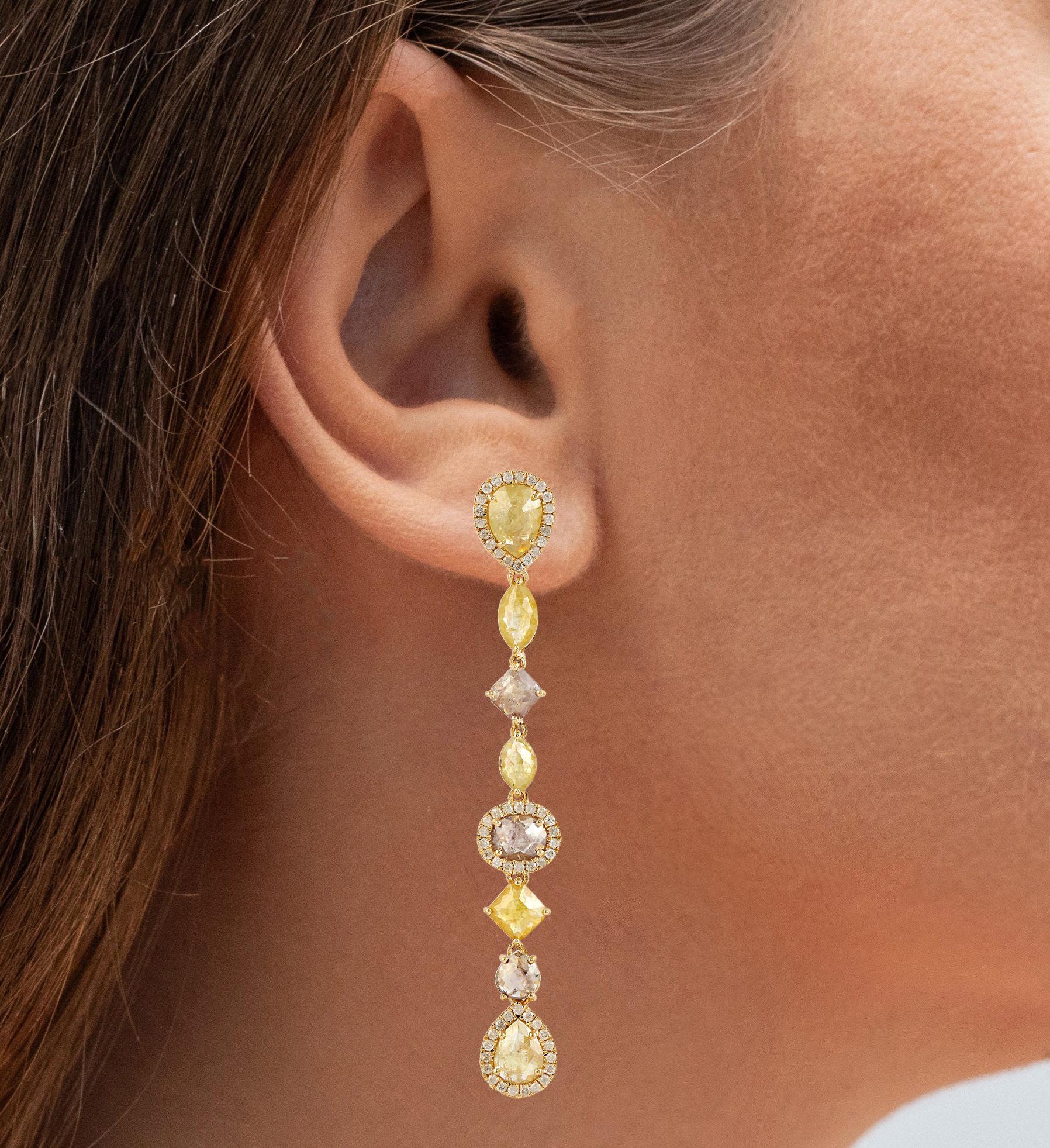 Contemporary Natural Yellow Diamond Dangle Earrings 18K Yellow Gold For Sale