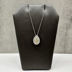 Collana con ciondolo a halo con diamante giallo naturale, oro bianco 14kt, 1,17 ct totali, VS