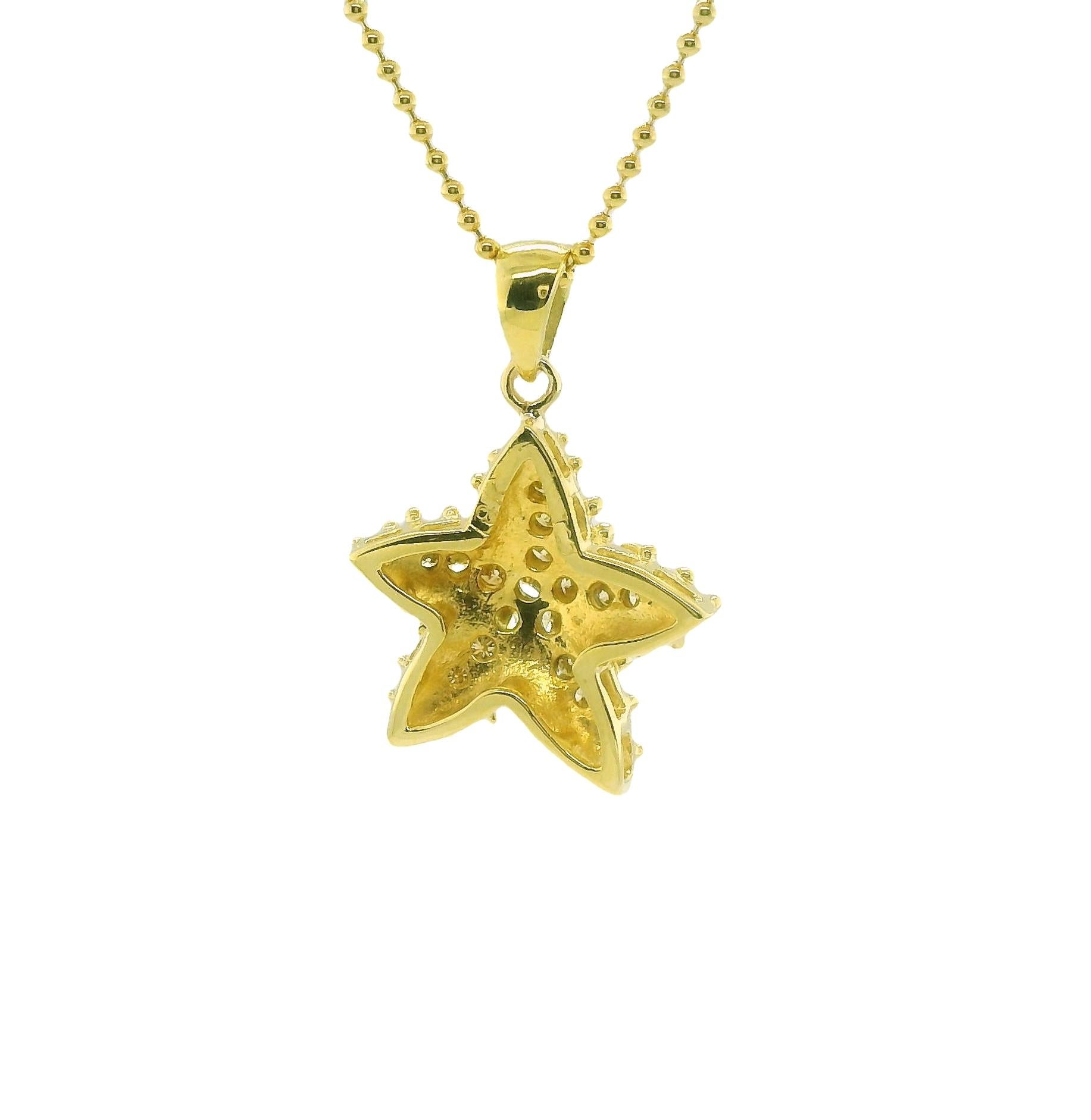 Round Cut Natural Yellow Diamond Starfish Pendant Necklace in 18k Yellow Gold with Chain For Sale