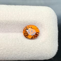 Edelstein aus Sphene (Titanit) in natürlicher gelb-goldener Bernsteinfarbe für Schmuck, 6 mm