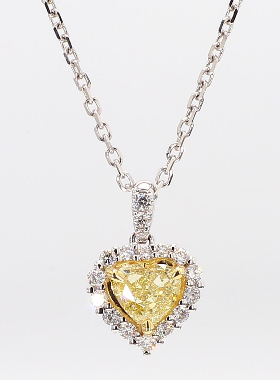 Contemporain Pendentif cœur en or jaune naturel de 0,90 carat poids total en vente