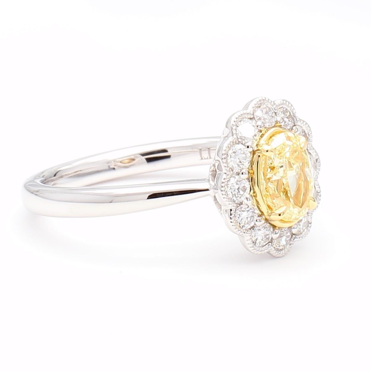 natürlicher gelber ovaler und weißer Diamant 1.06 Karat TW Platin Cocktail-Ring (Ovalschliff) im Angebot