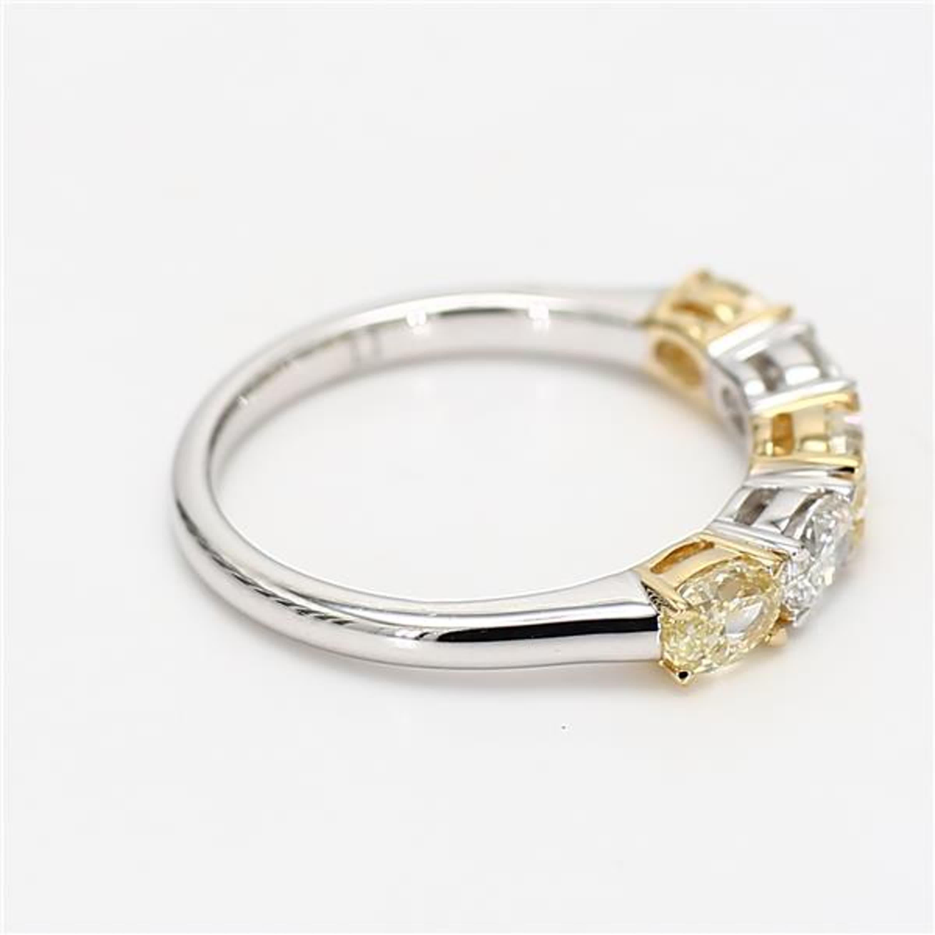 natürlicher gelber ovaler und weißer Diamant 1.17 Karat TW Gold Ehering im Zustand „Neu“ im Angebot in New York, NY