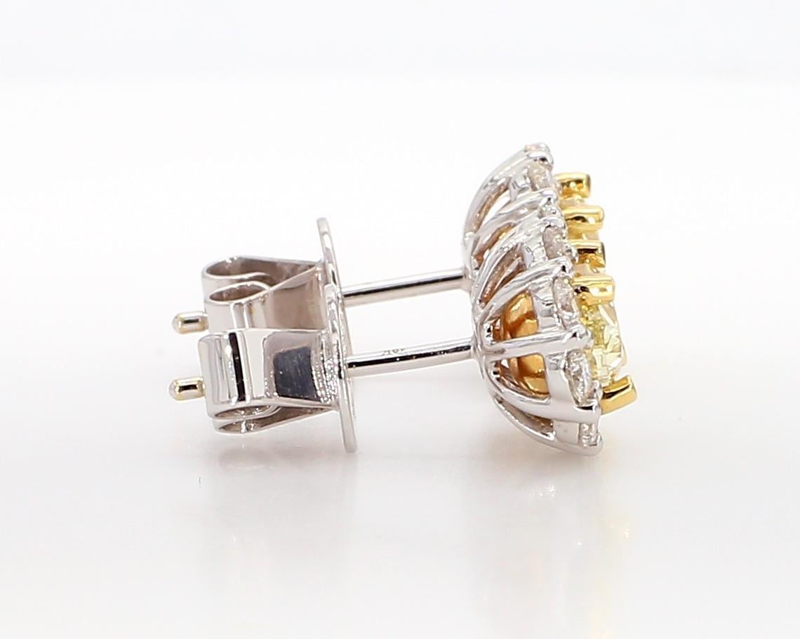 Contemporain Boucles d'oreilles en or avec diamants blancs et ovales de 2.09 carats TW en vente