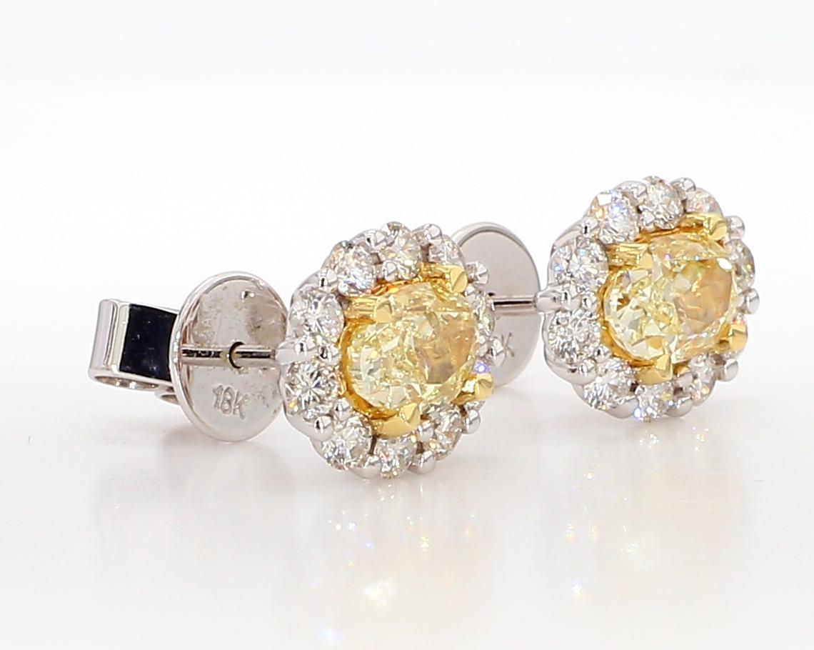 Taille ovale Boucles d'oreilles en or avec diamants blancs et ovales de 2.09 carats TW en vente