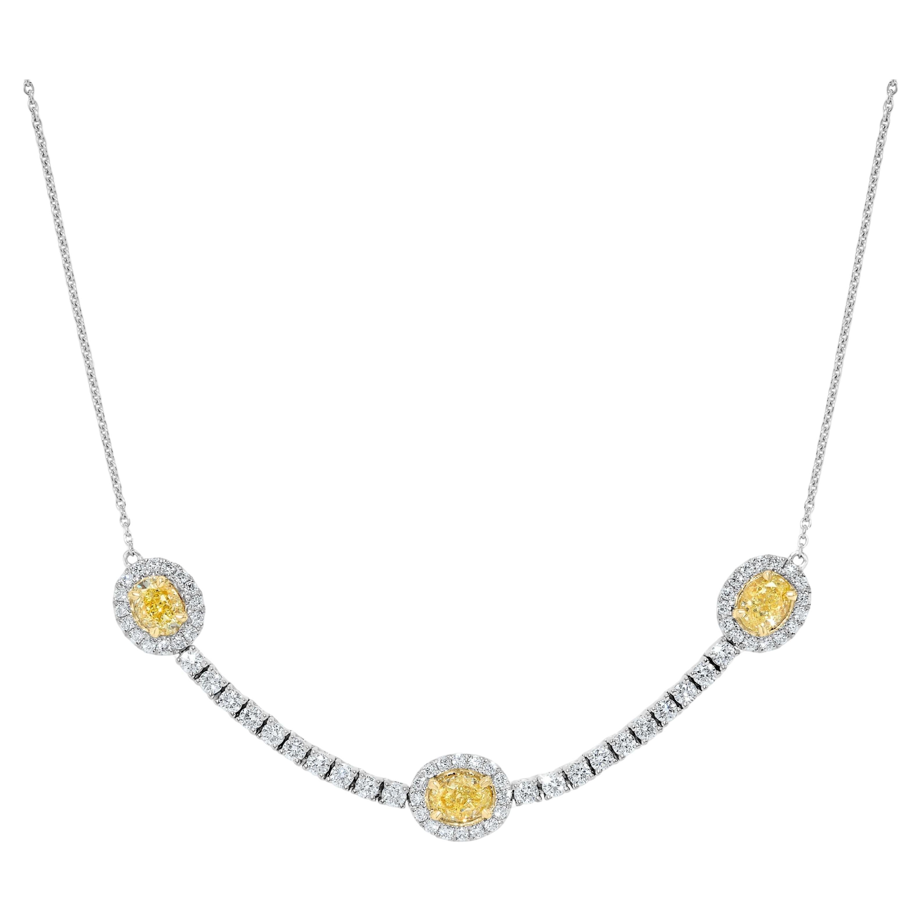 Collana a goccia in oro giallo naturale con diamanti ovali e bianchi da 2.30 carati TW