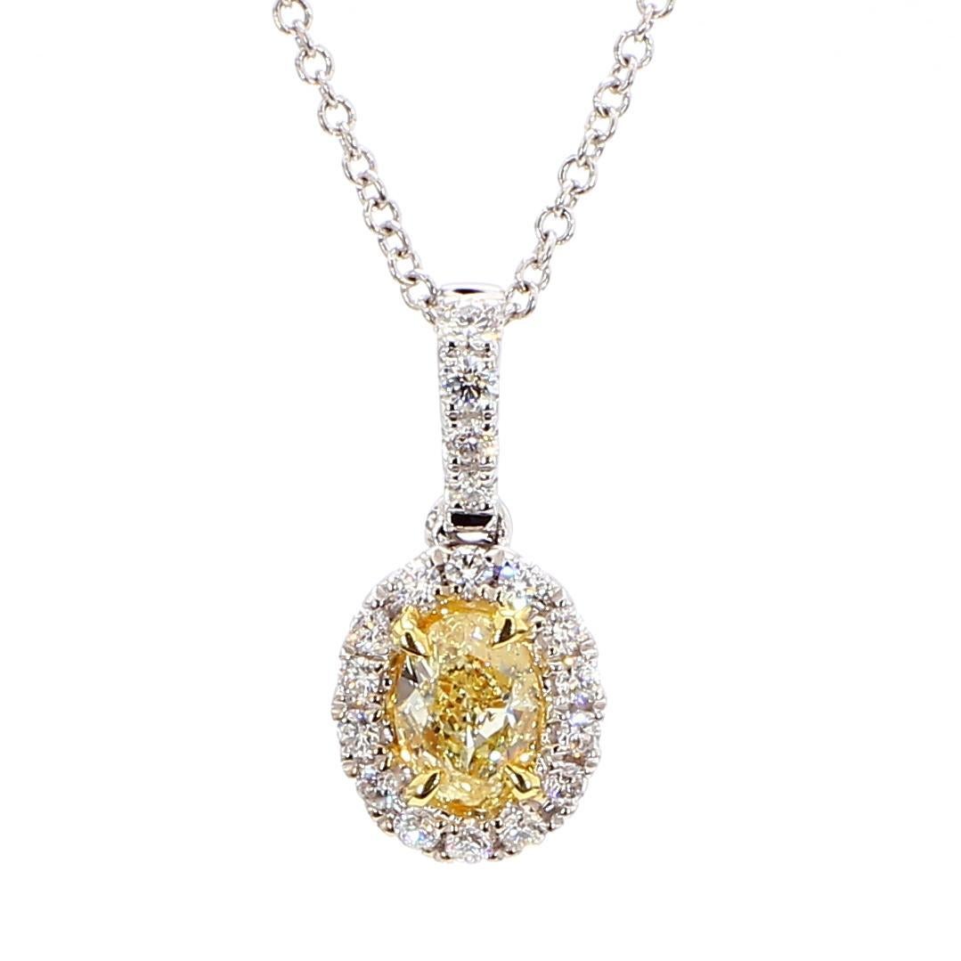 Contemporain Pendentif en or jaune naturel ovale de 0.49 carat poids total en vente