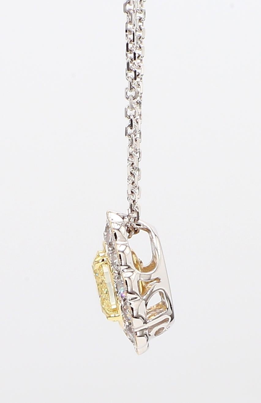 Taille ovale Pendentif en or jaune naturel ovale de 1,07 carat poids total en vente