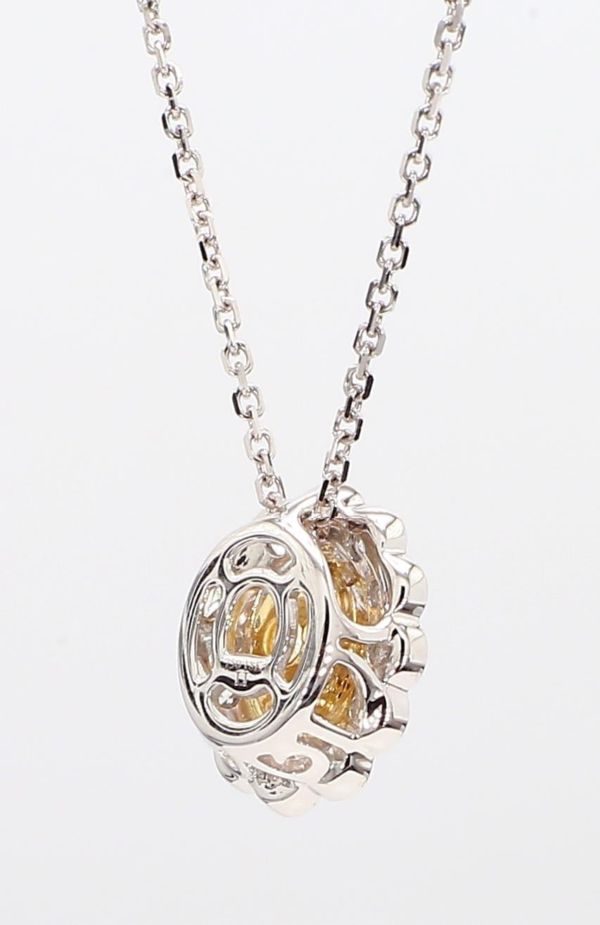 Pendentif en or jaune naturel ovale de 1,07 carat poids total Pour femmes en vente