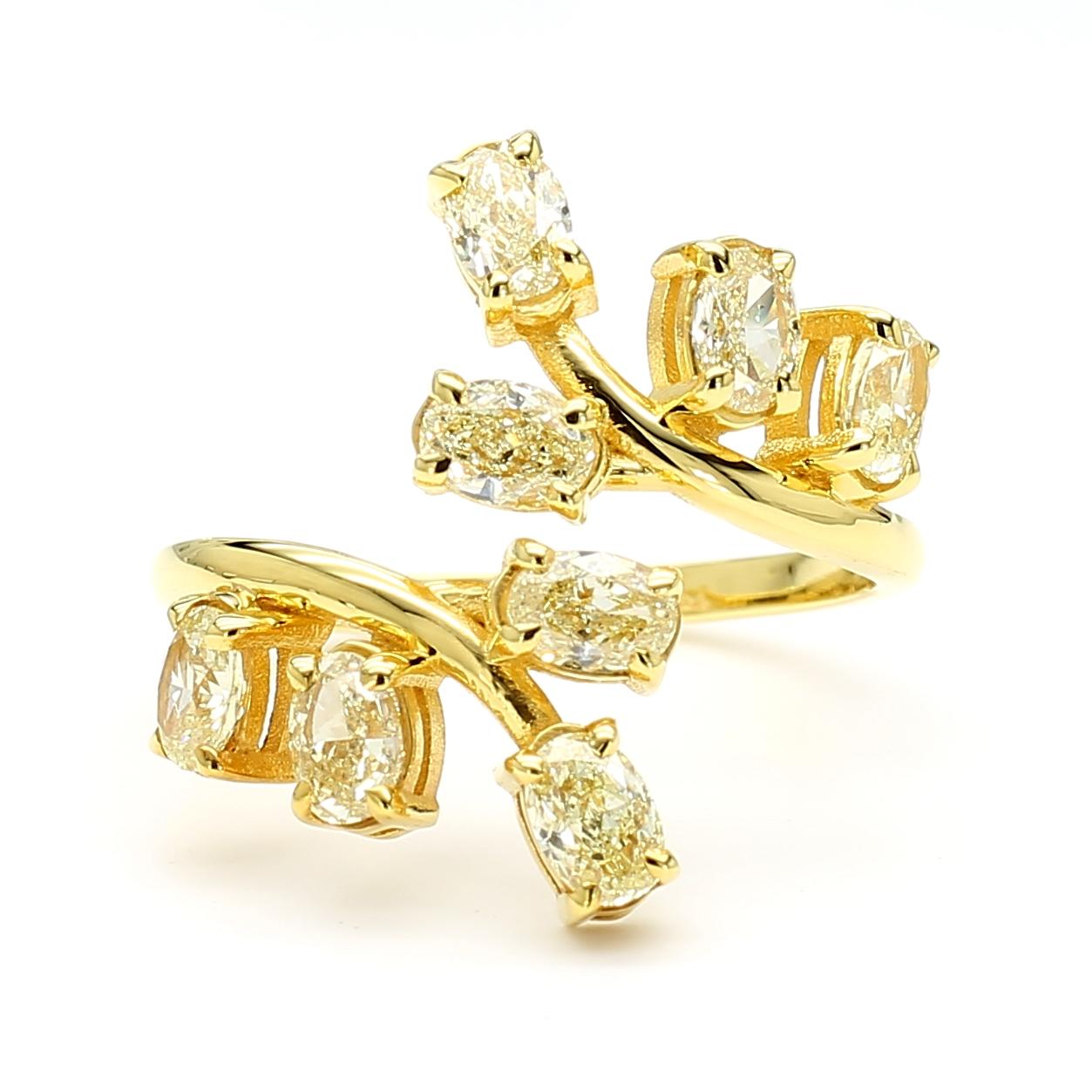 Contemporain Bague cocktail en or jaune naturel ovale de 1.45 carat poids total en vente