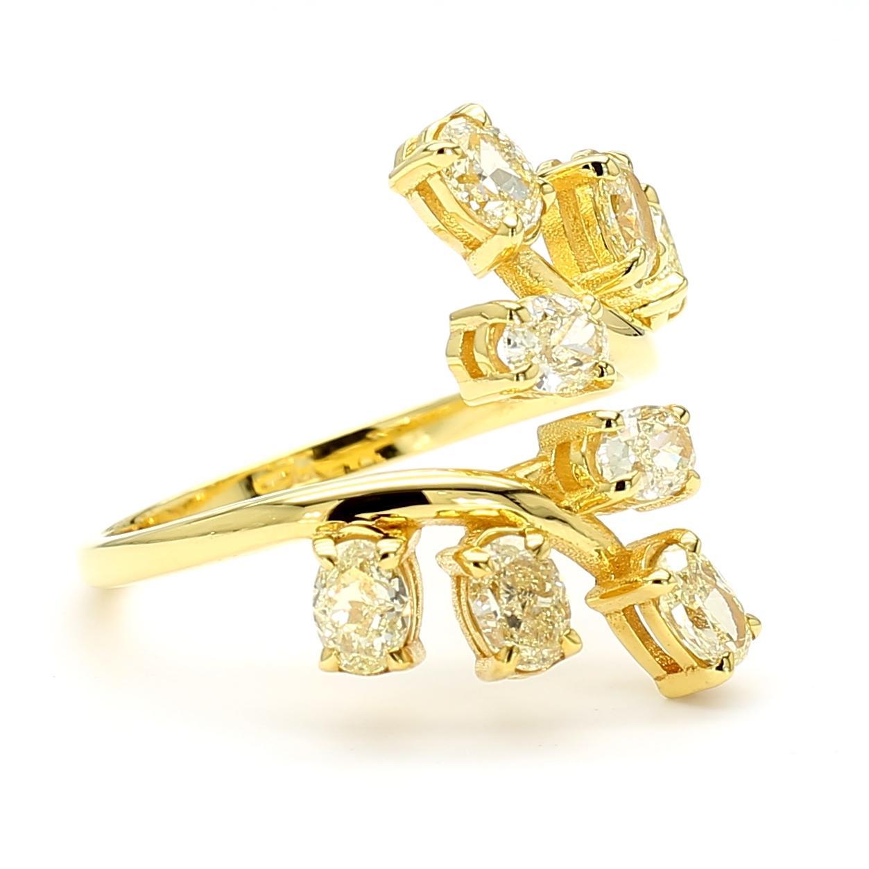 Taille ovale Bague cocktail en or jaune naturel ovale de 1.45 carat poids total en vente