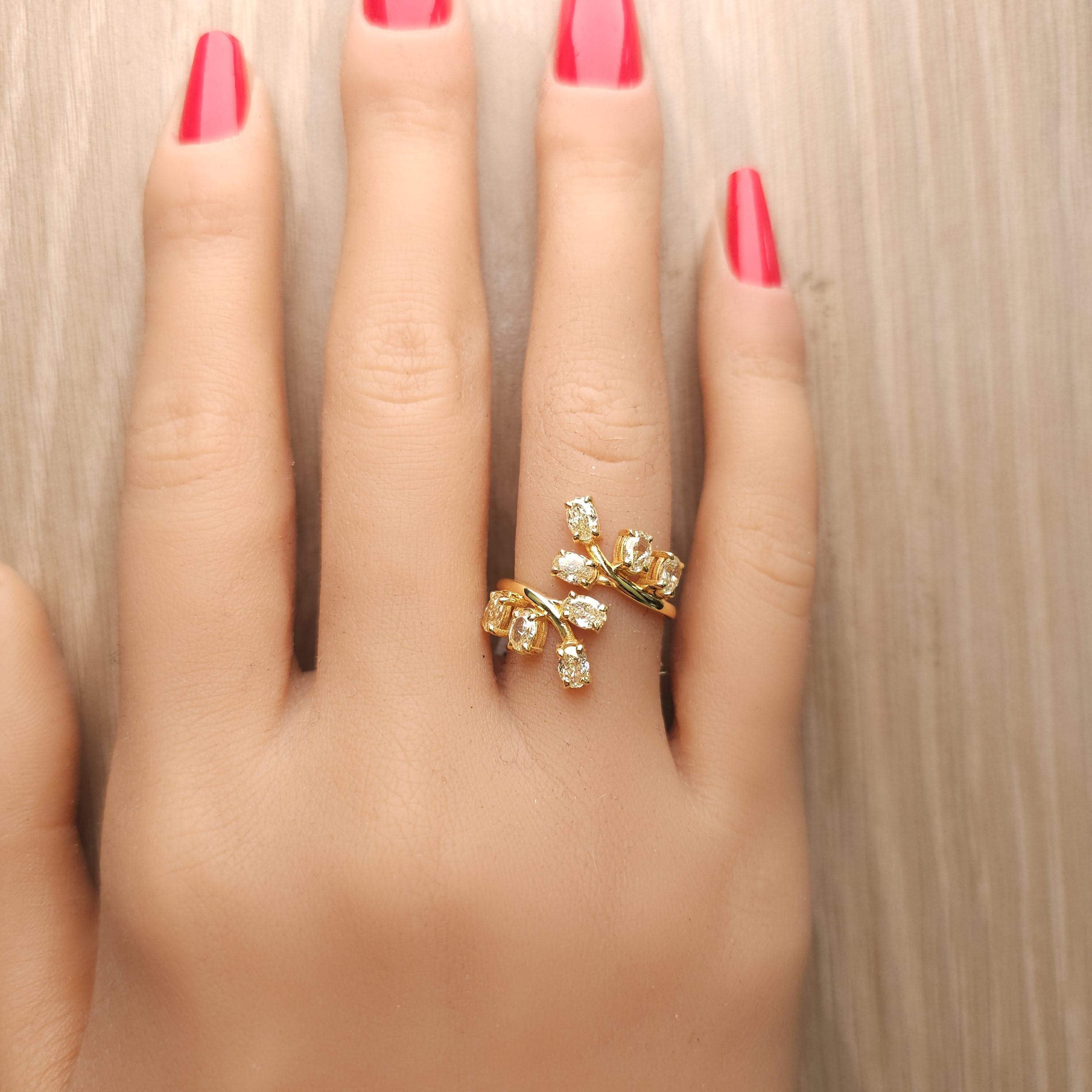 Bague cocktail en or jaune naturel ovale de 1.45 carat poids total Neuf - En vente à New York, NY