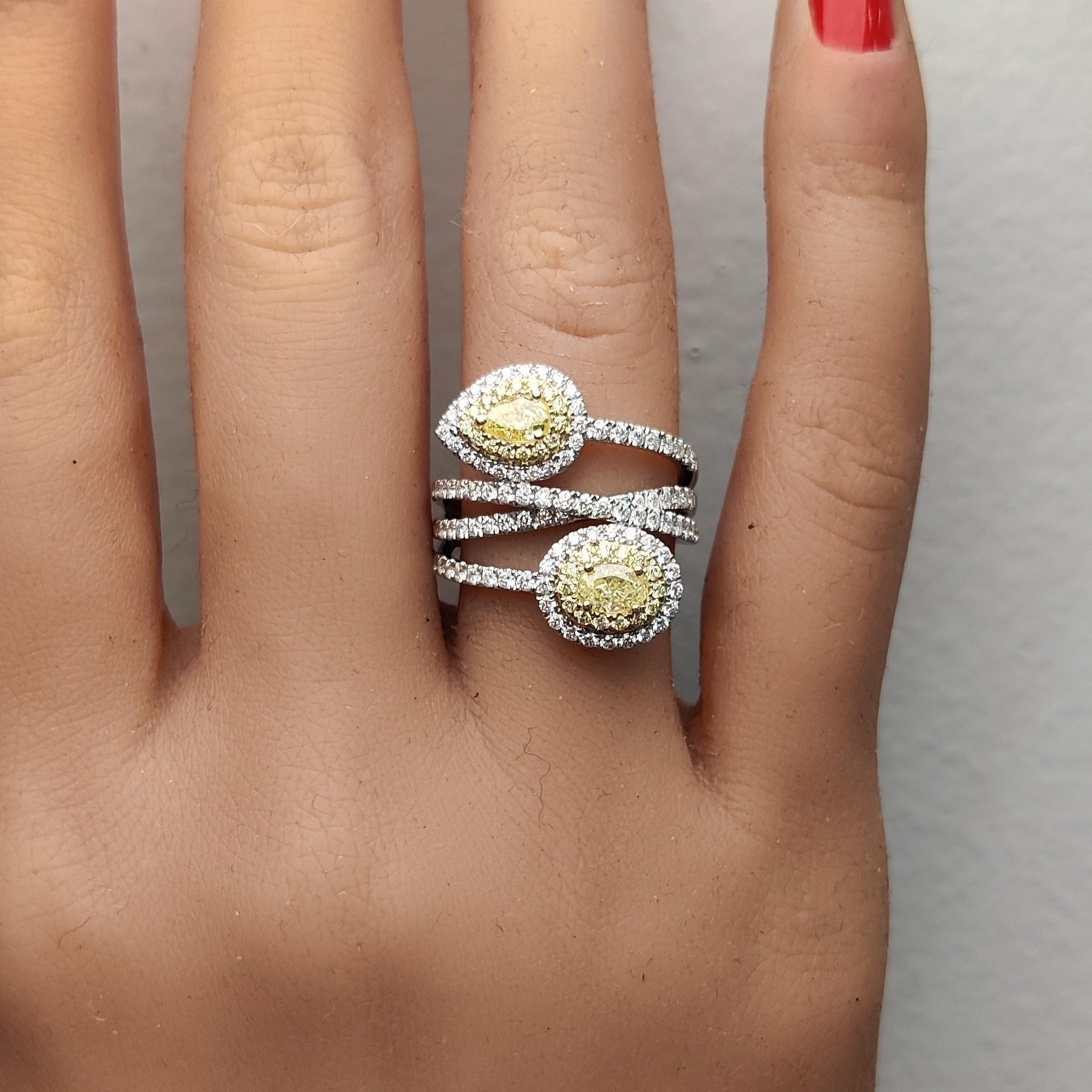 Natural Yellow Oval Diamond 1.51 Carat Tw Gold Cocktail Ring In New Condition For Sale In New York, NY