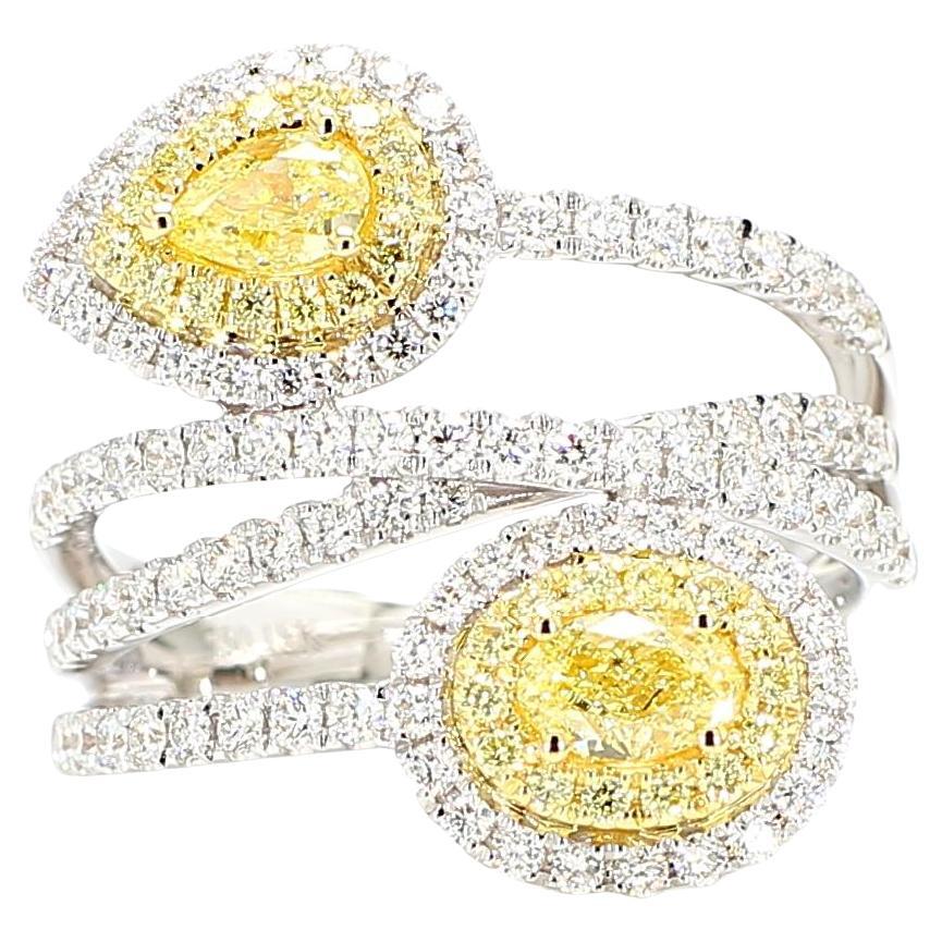 Anillo de cóctel de oro con un diamante ovalado amarillo natural de 1,51 quilates Tw