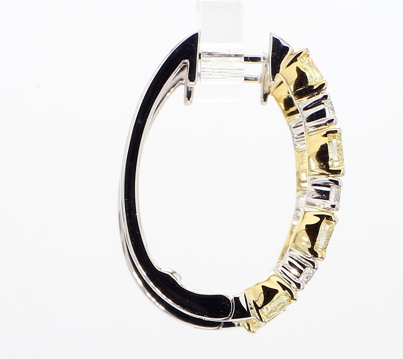 Contemporain Créoles en or jaune naturel ovale de 2.40 carats poids total en vente