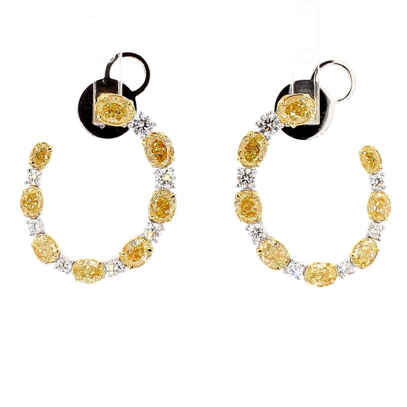 Natürlicher gelber ovaler Diamant 4.14 Karat TW Gold-Ohrstecker (Zeitgenössisch) im Angebot
