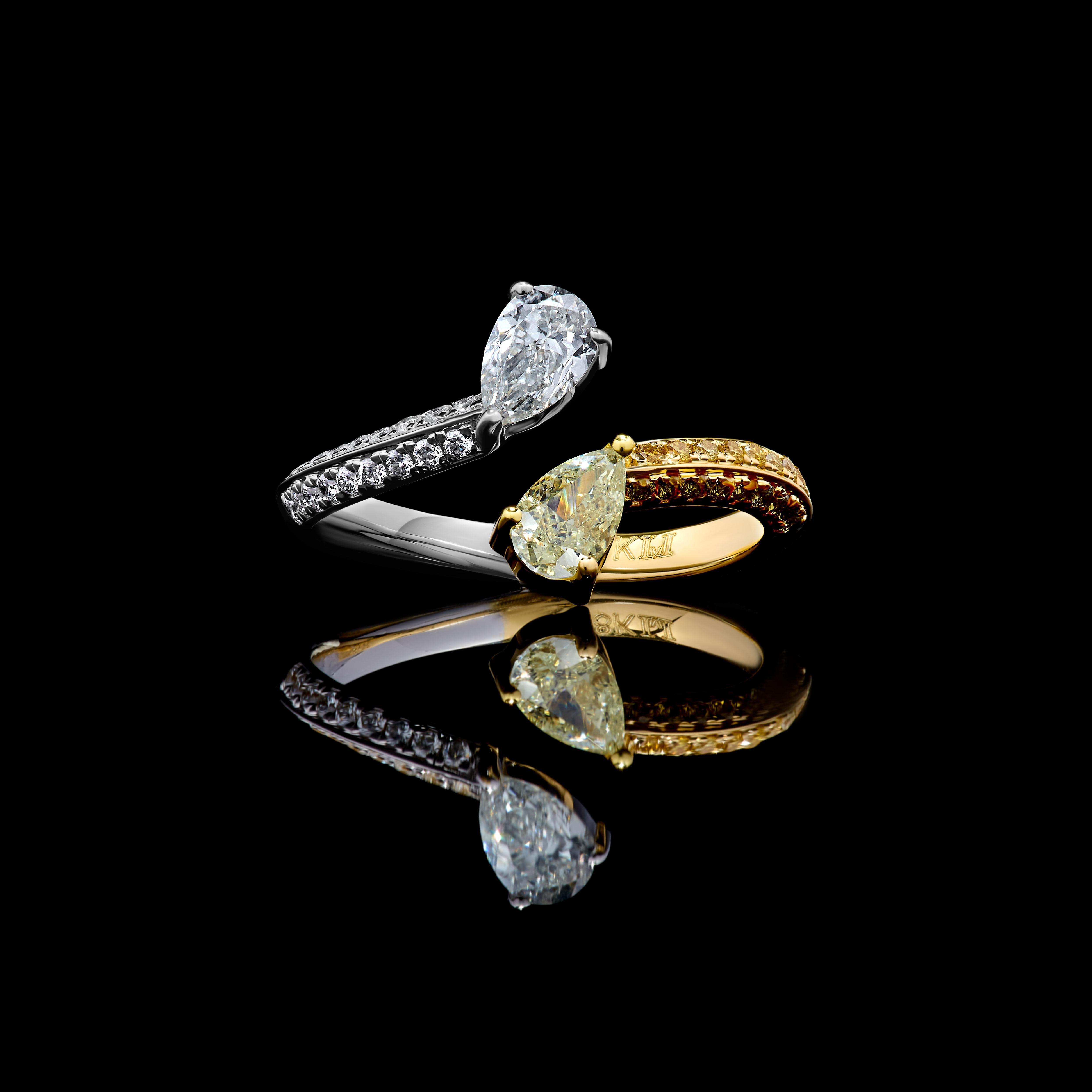 Contemporary Natural Yellow Pear and White Diamond 1.27 Carat TW Yellow Gold Cocktail Ring For Sale