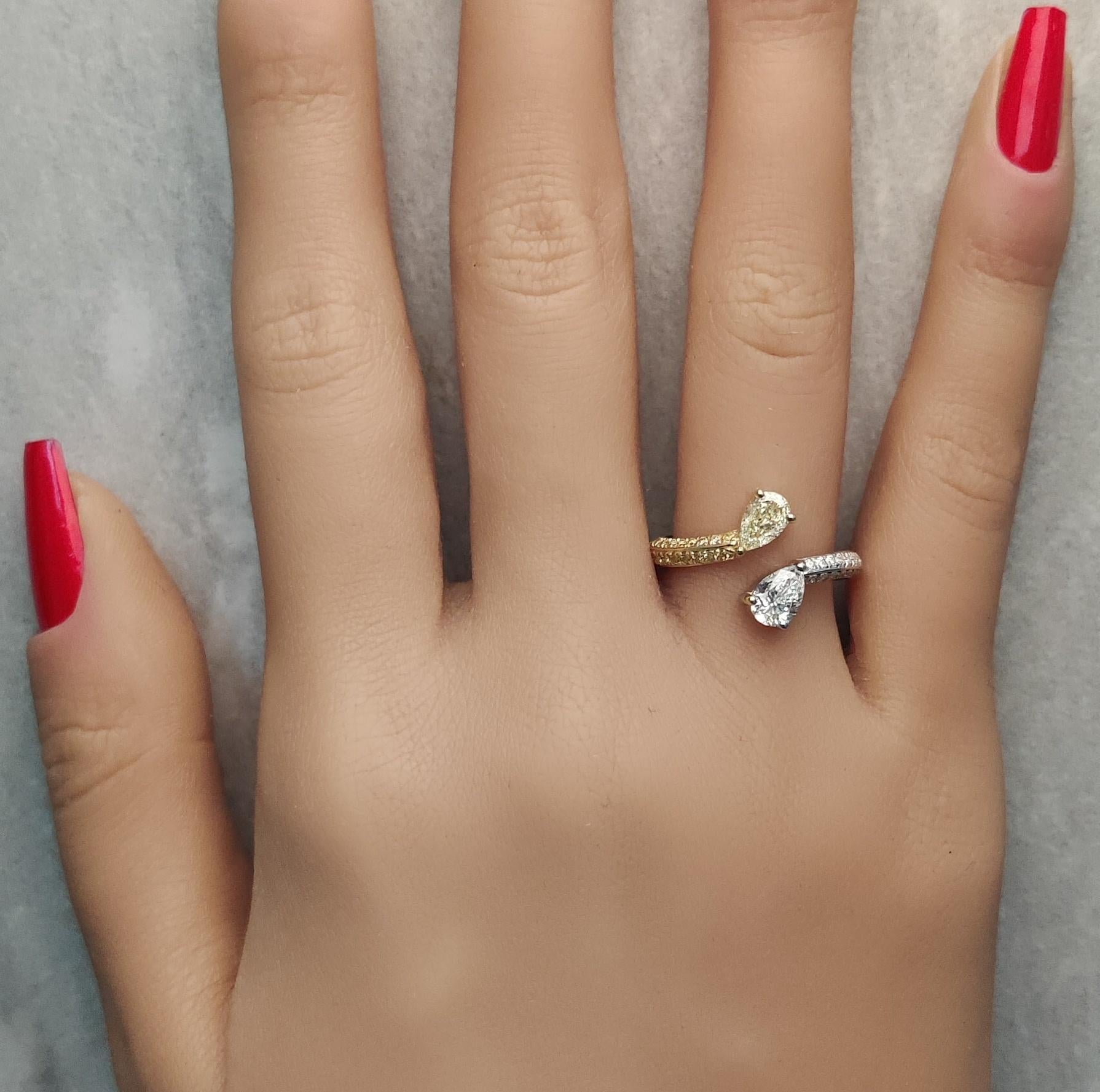 Natural Yellow Pear and White Diamond 1.27 Carat TW Yellow Gold Cocktail Ring In New Condition For Sale In New York, NY