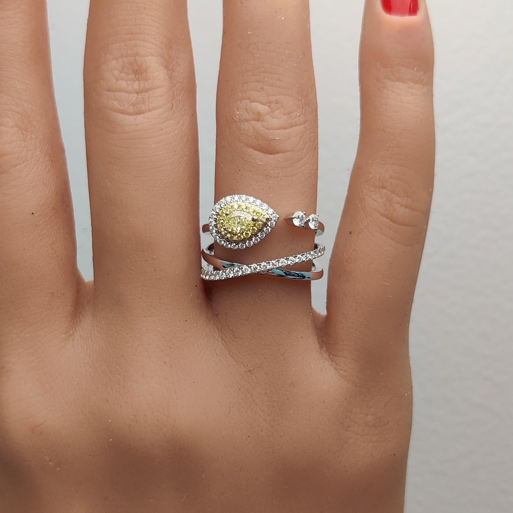 Natural Yellow Pear Diamond 0.75 Carat Tw Gold Cocktail Ring In New Condition For Sale In New York, NY
