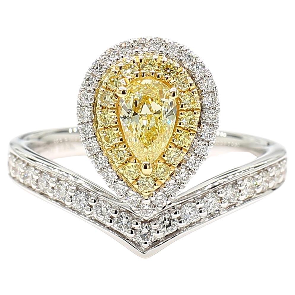 Anillo de cóctel de oro con diamante pera amarillo natural de 0.79 quilates Tw