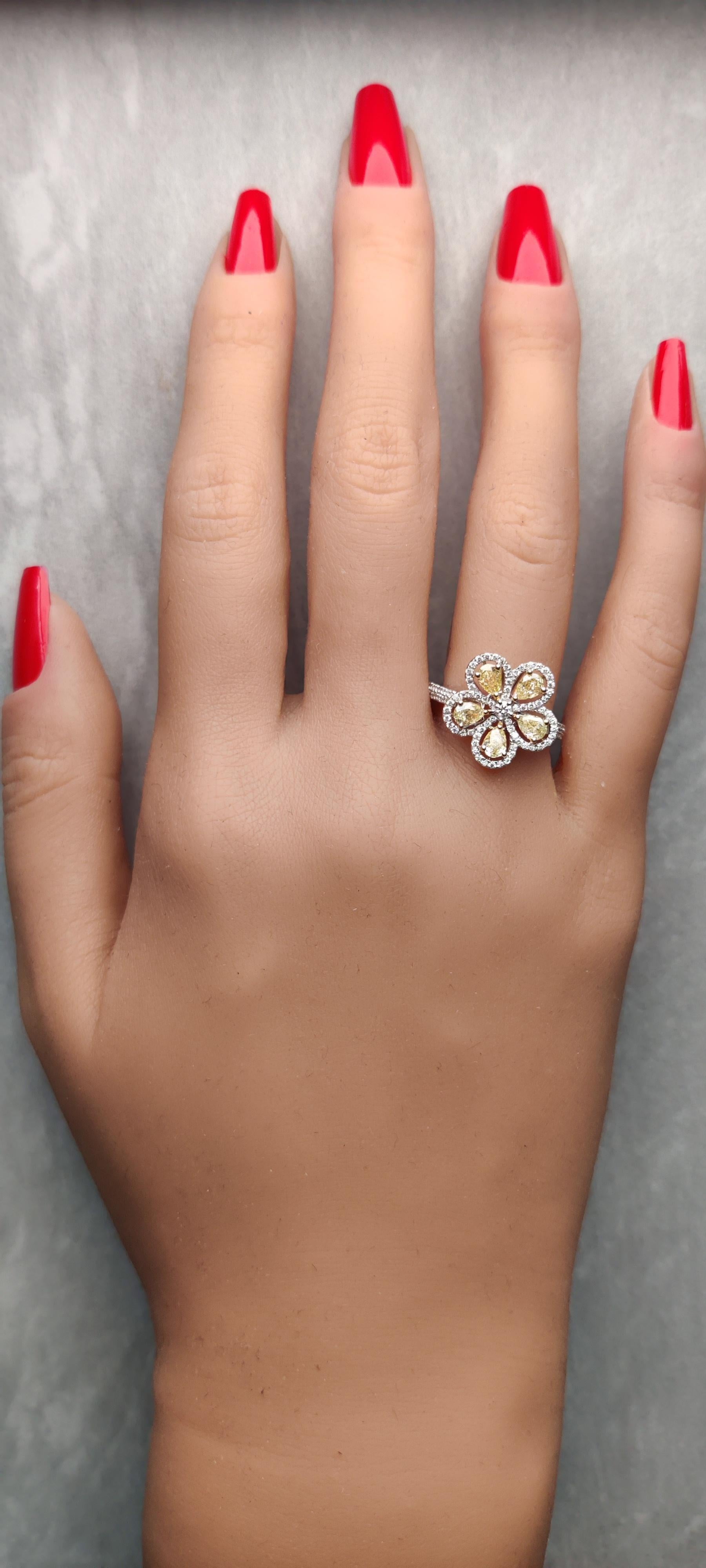 Natural Yellow Pear Diamond 1.41 Carat TW Gold Cocktail Ring In New Condition For Sale In New York, NY