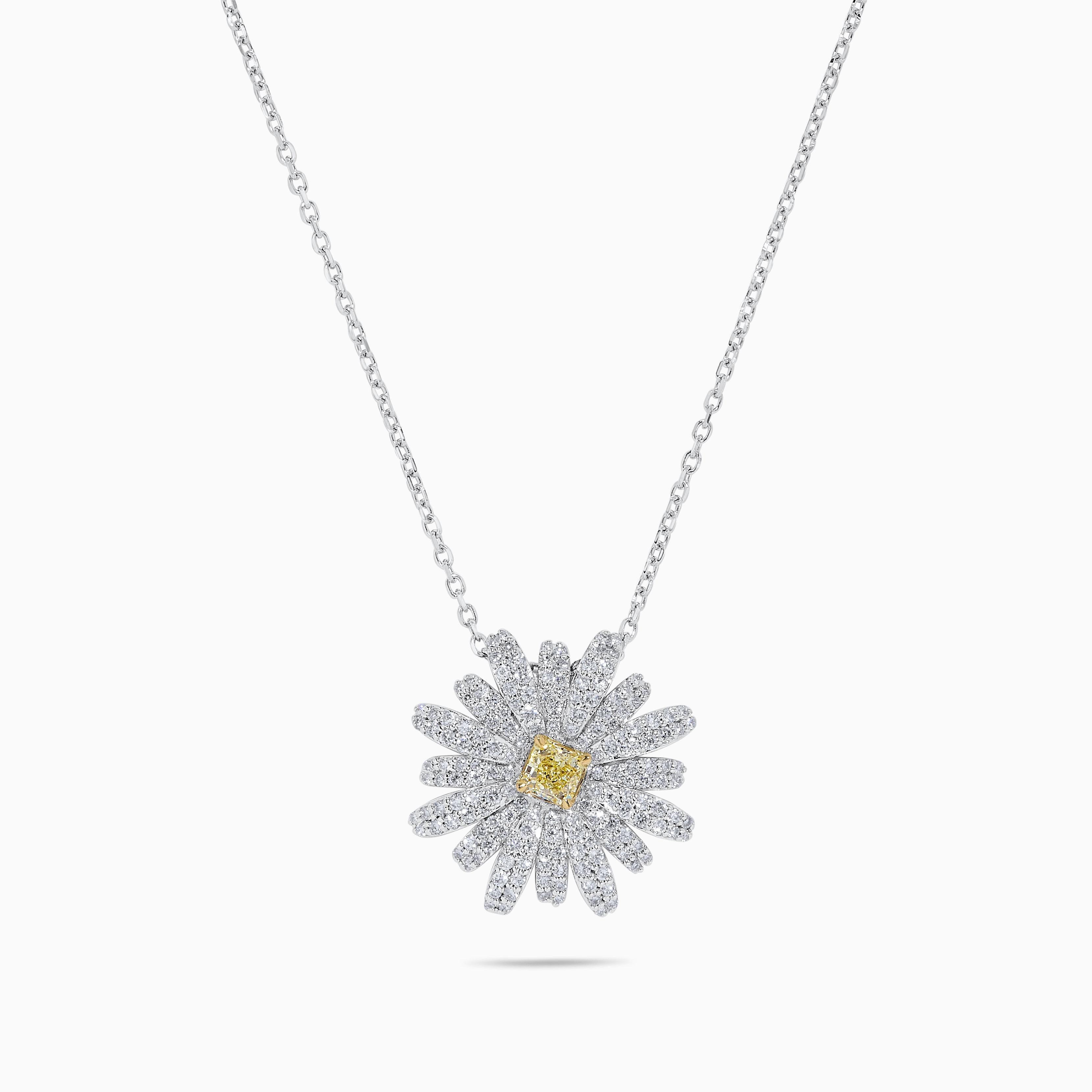 Contemporain Pendentif en or jaune radiant naturel avec diamants blancs de 1.16 carat poids total en vente