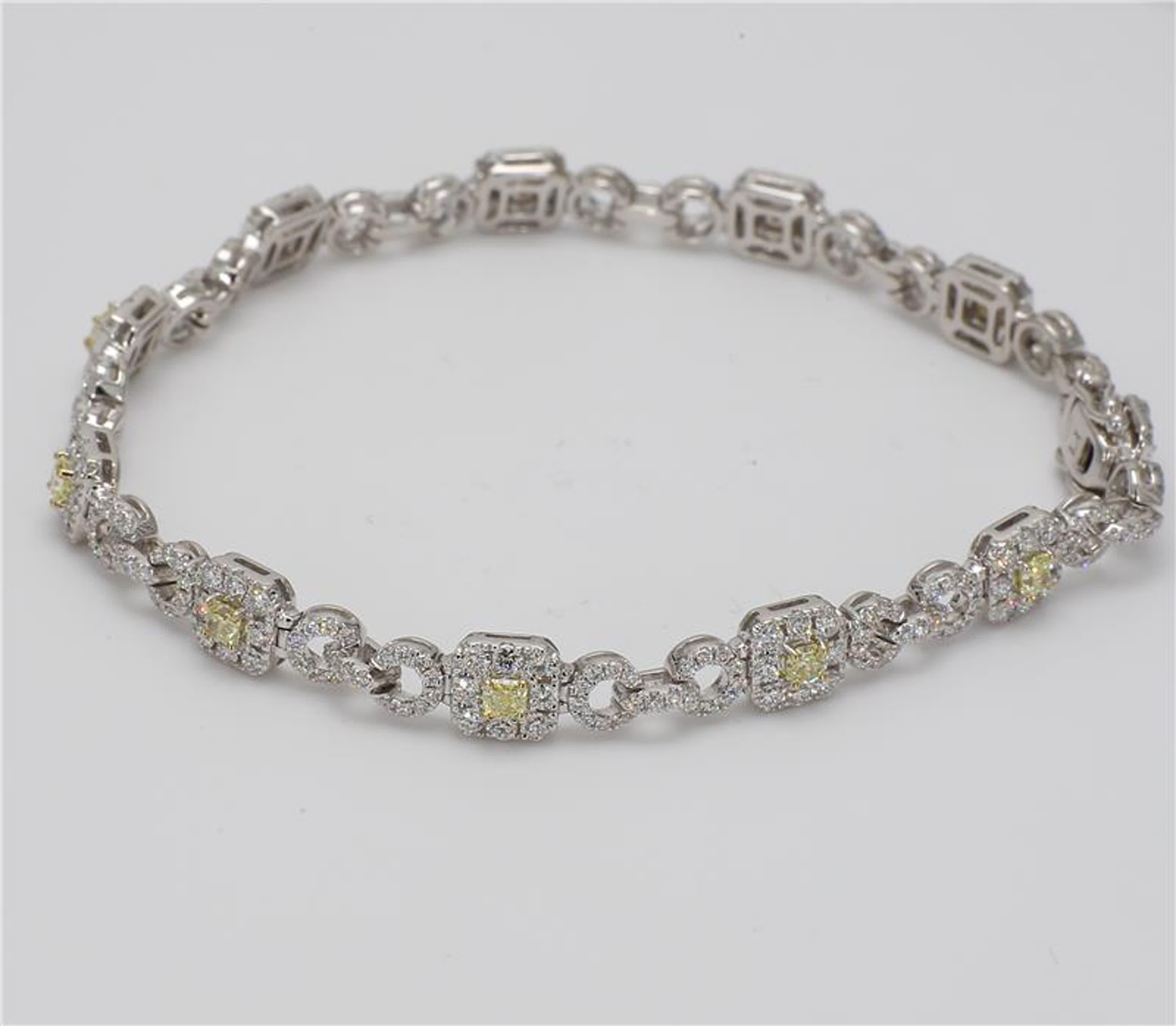 Contemporary Natural Yellow Radiant and White Diamond 2.76 Carats TW Gold Bracelet