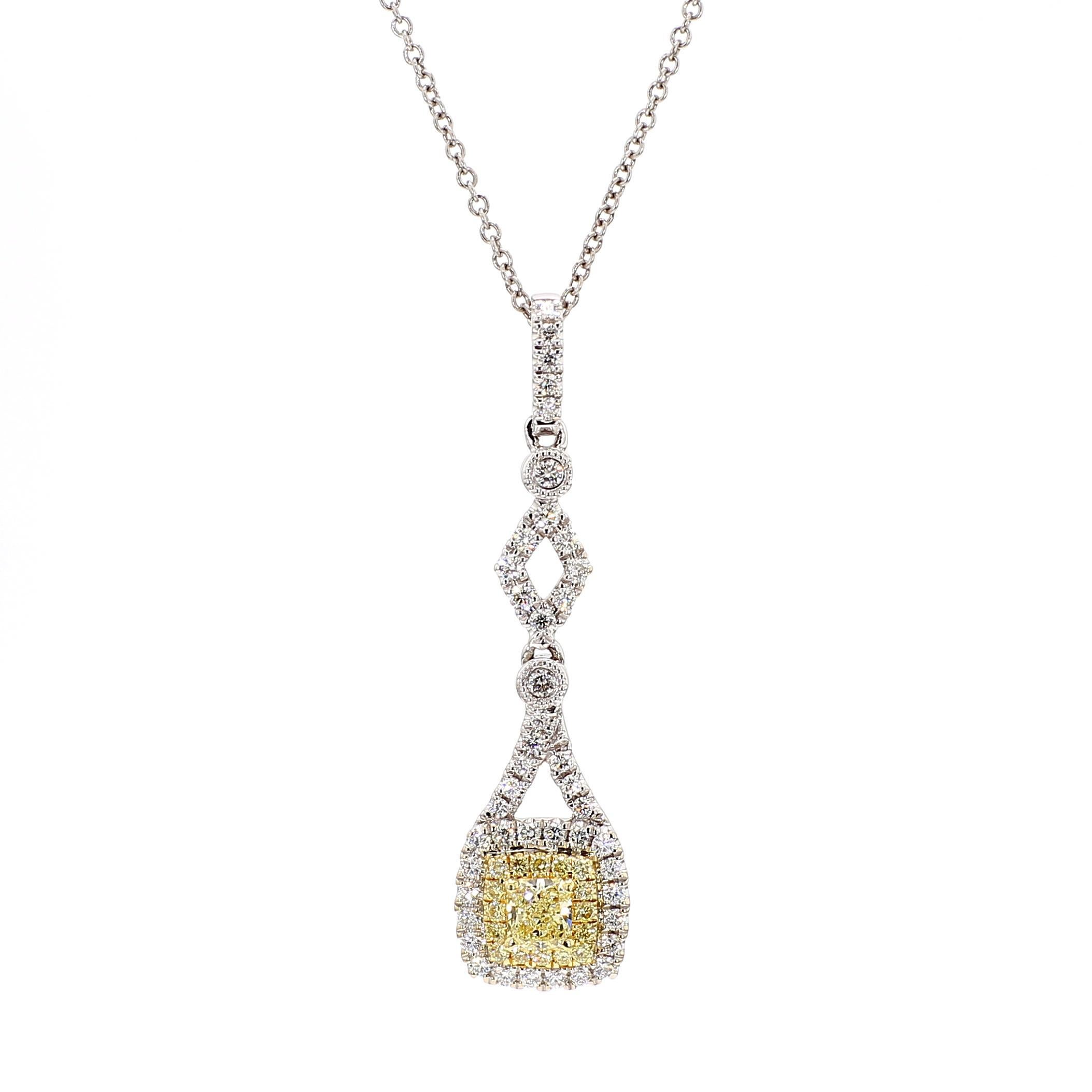 Contemporain Pendentif en or jaune radiant et diamant blanc de 54 carat TW en vente