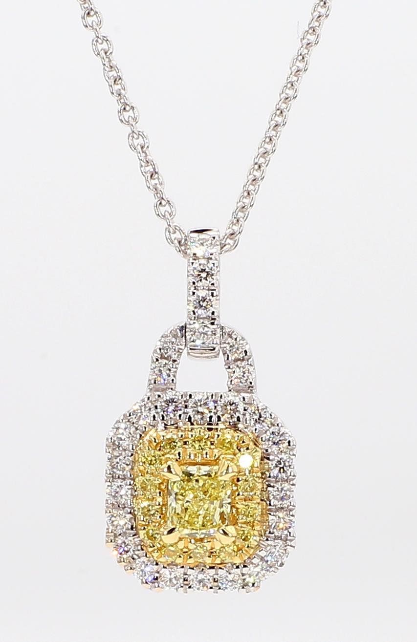 Contemporaneo Ciondolo a goccia in oro giallo naturale con diamante bianco e radiante da 58 carati TW in vendita