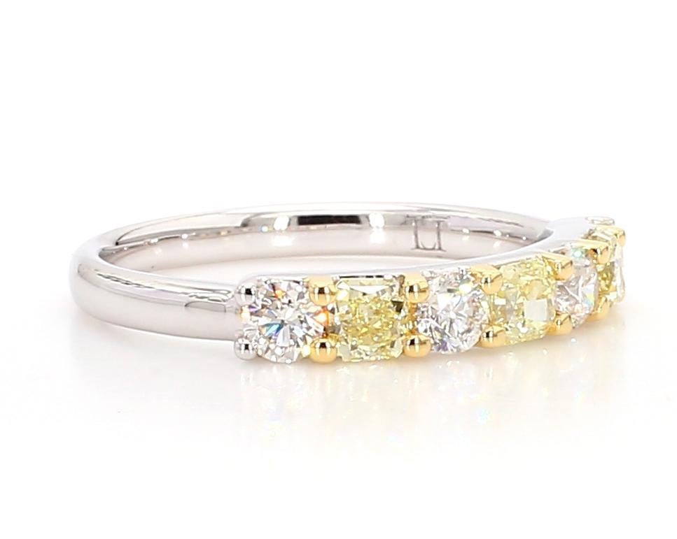 Taille radiant Anneau de mariage en or jaune rayonnant et diamant blanc de 93 carat TW en vente