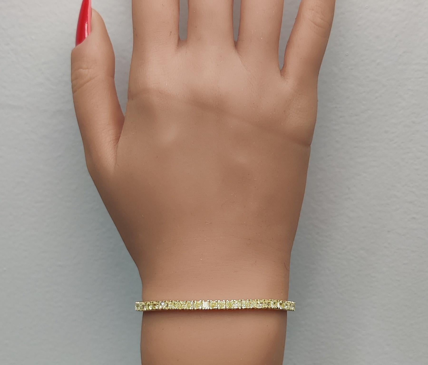 Diamante amarillo natural de corte radiante 8.15 quilates TW Pulsera de tenis de oro en Nuevo estado para la venta en New York, NY