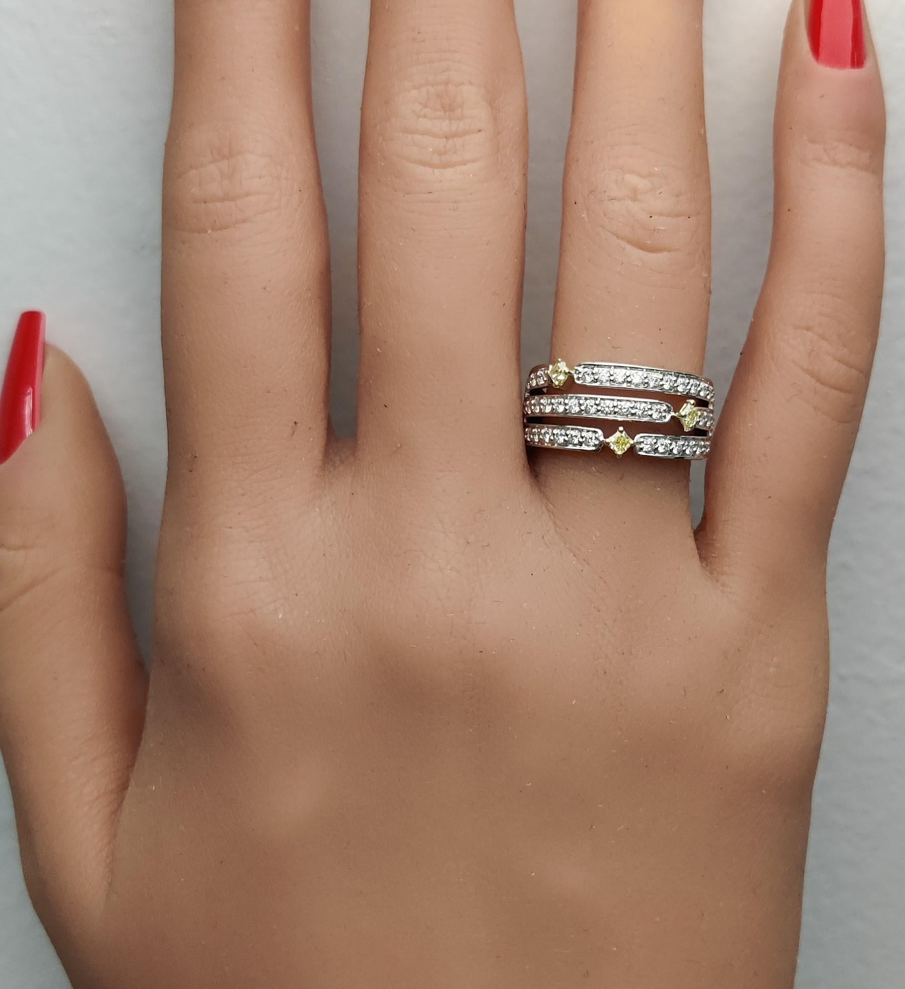 Natural Yellow Radiant Diamond 0.66 Carat TW Gold Cocktail Ring In New Condition For Sale In New York, NY