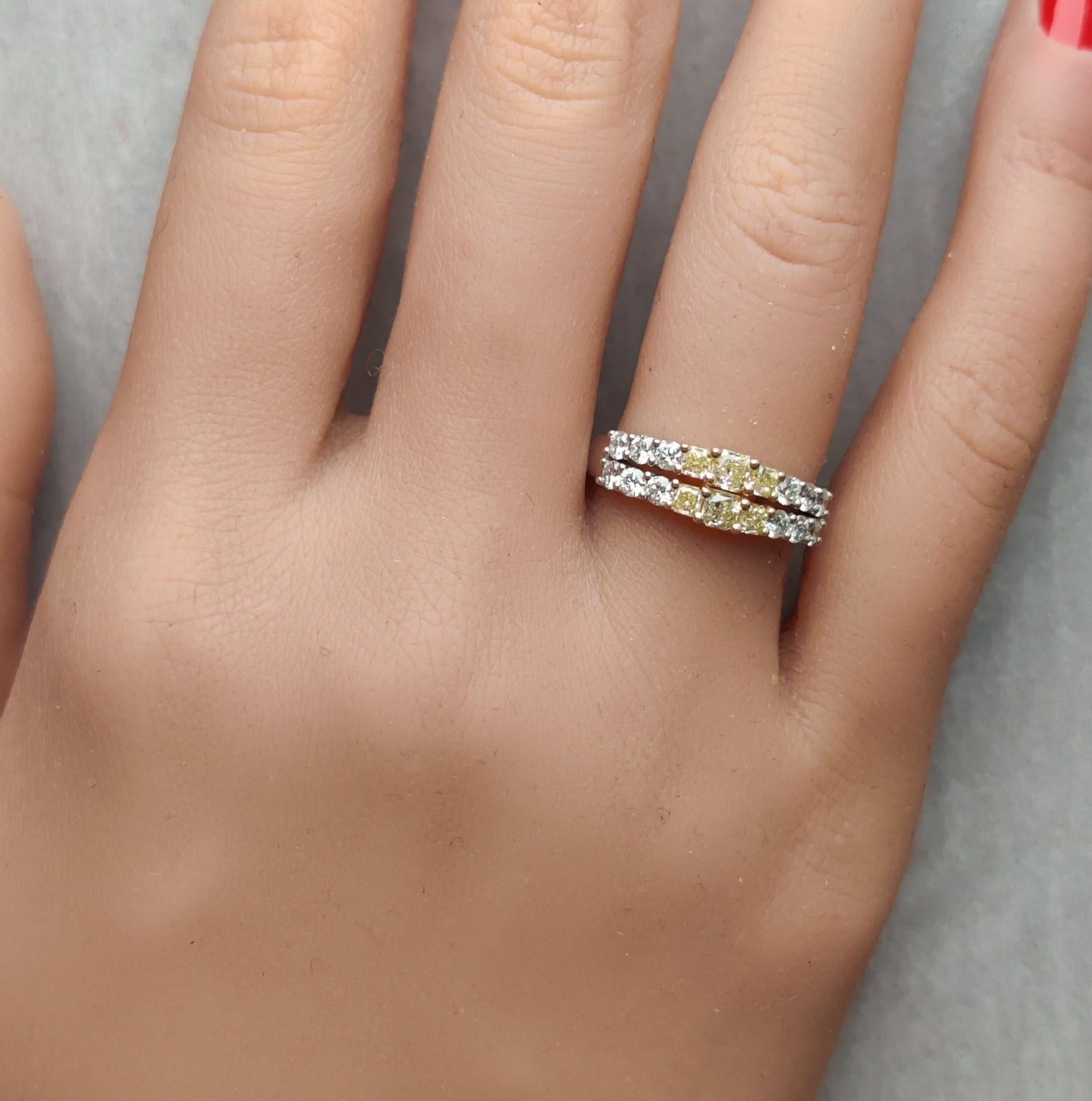 Natural Yellow Radiant Diamond 1.06 Carat TW Gold Wedding Band In New Condition For Sale In New York, NY