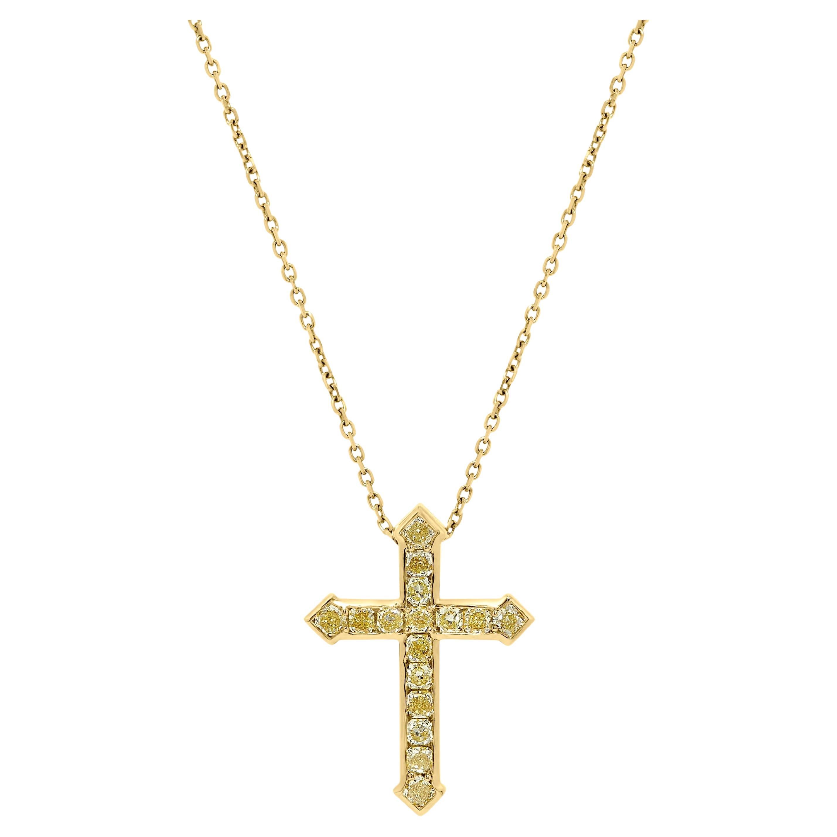Ciondolo a croce in oro giallo Nature, diamante radiante giallo da 1.22 carati TW in vendita