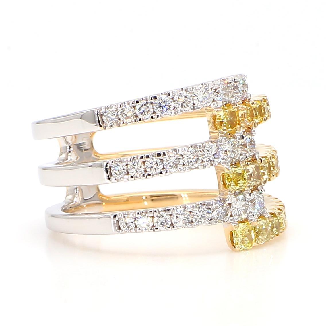Anillo de cóctel de oro con diamante radiante amarillo natural de 1.23 quilates TW Corte radiante en venta