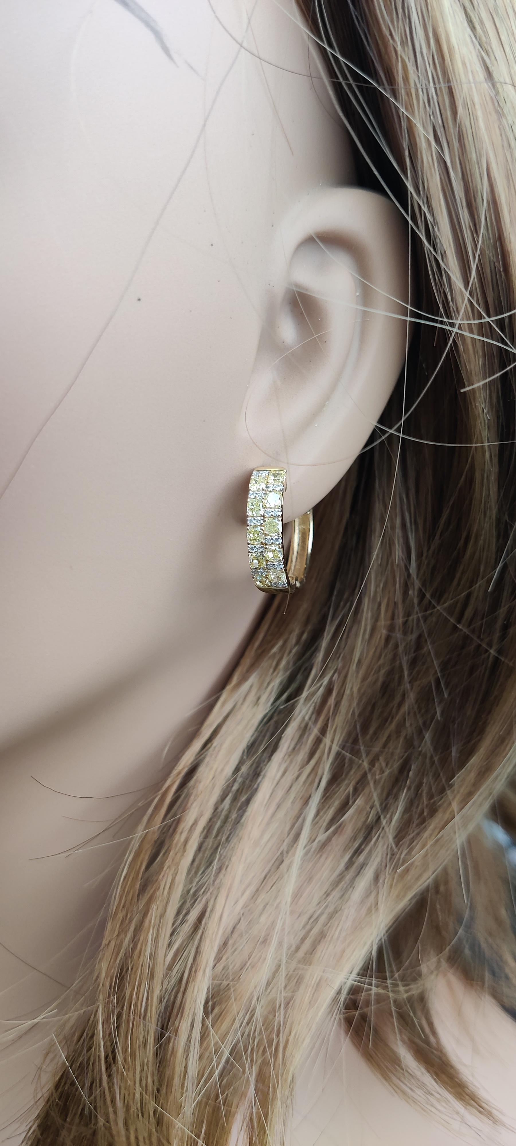 Créoles en or jaune radiant de 1,66 carat poids total Neuf - En vente à New York, NY