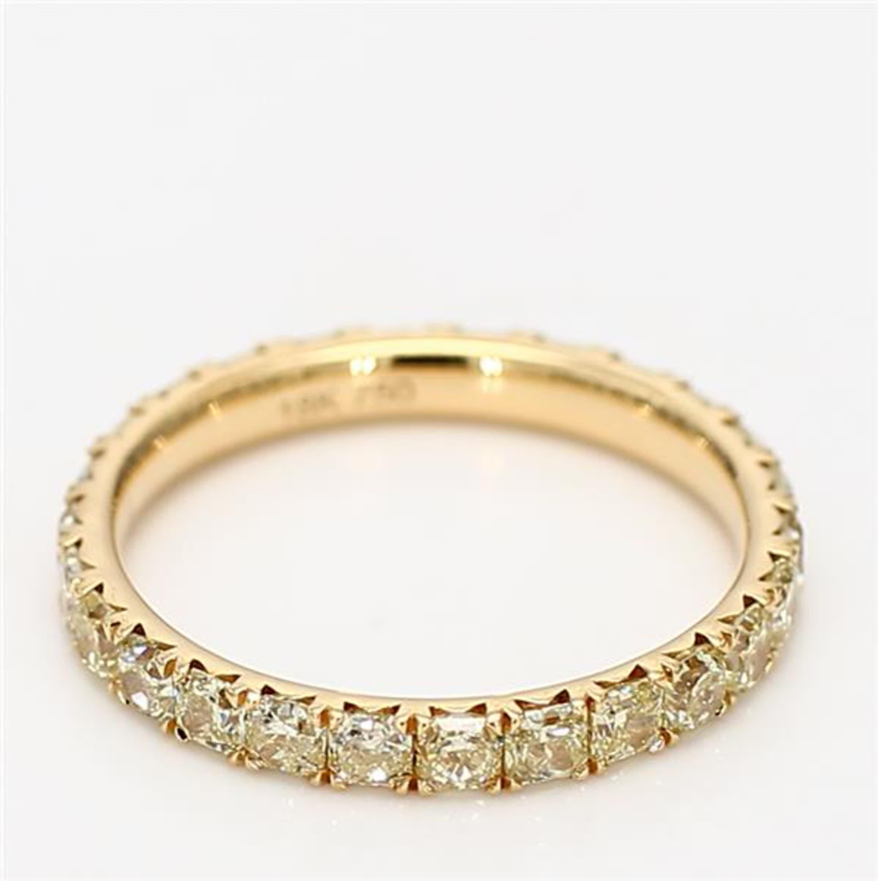 Natural Yellow Radiant Diamond 1.66 Carat TW Yellow Gold Eternity Band In New Condition For Sale In New York, NY