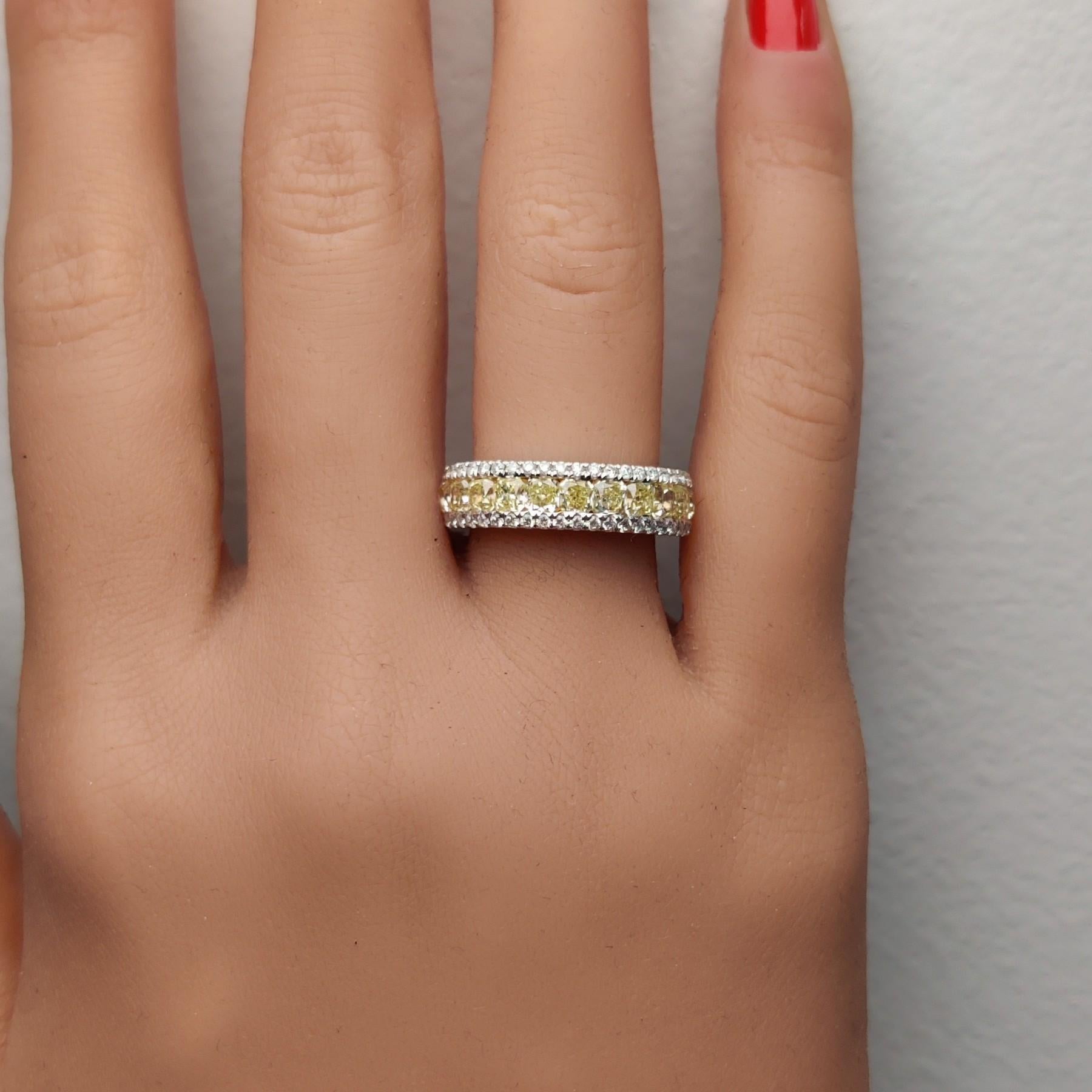 Natural Yellow Radiant Diamond 2.15 Carat TW Gold Wedding Band In New Condition For Sale In New York, NY